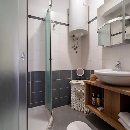Stylish Seaside In Apartment Rovinj