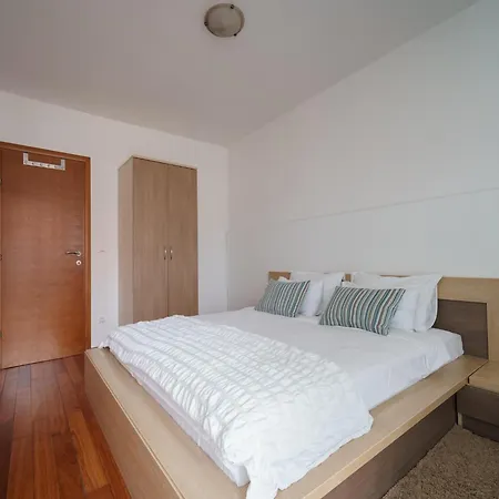 Apartment Stylish Seaside In